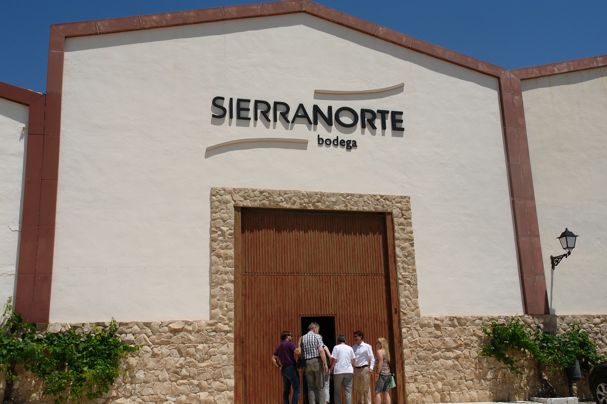 Wein-Musketiere bei Bodegas Sierranorte in Jumilla